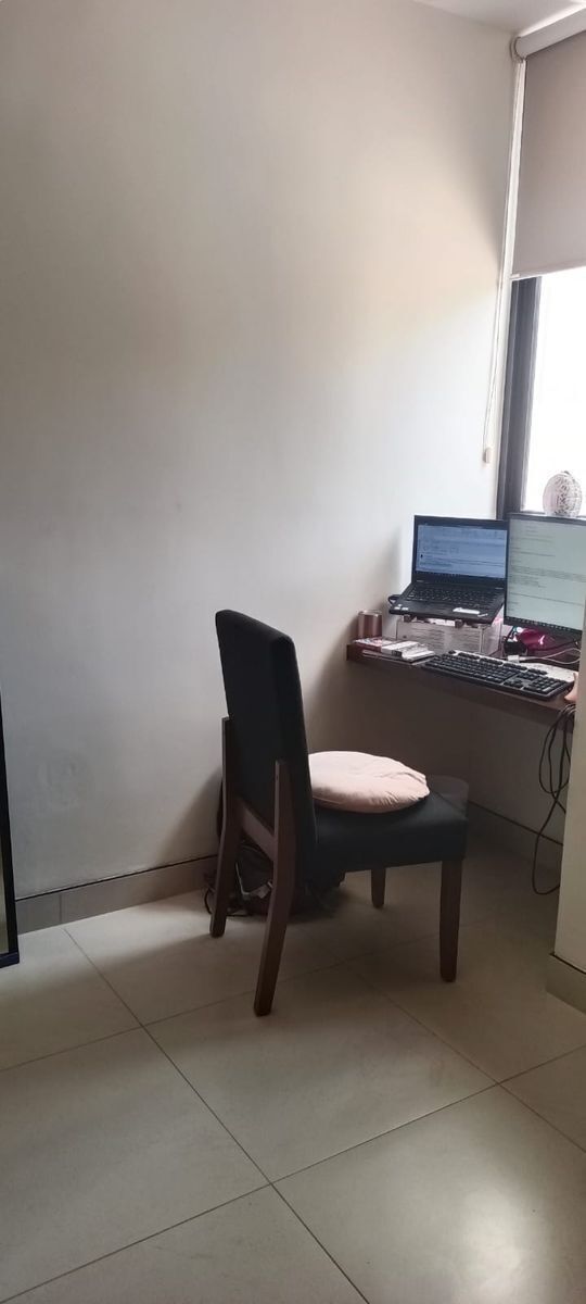 11 de 14: ESCRITORIO EN RECÁMARA PRINCIPAL