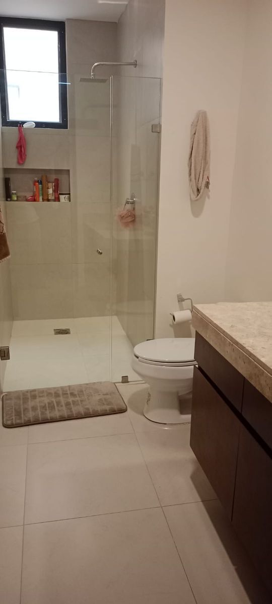 10 de 14: BAÑO RECÁMARA PRINCIPAL