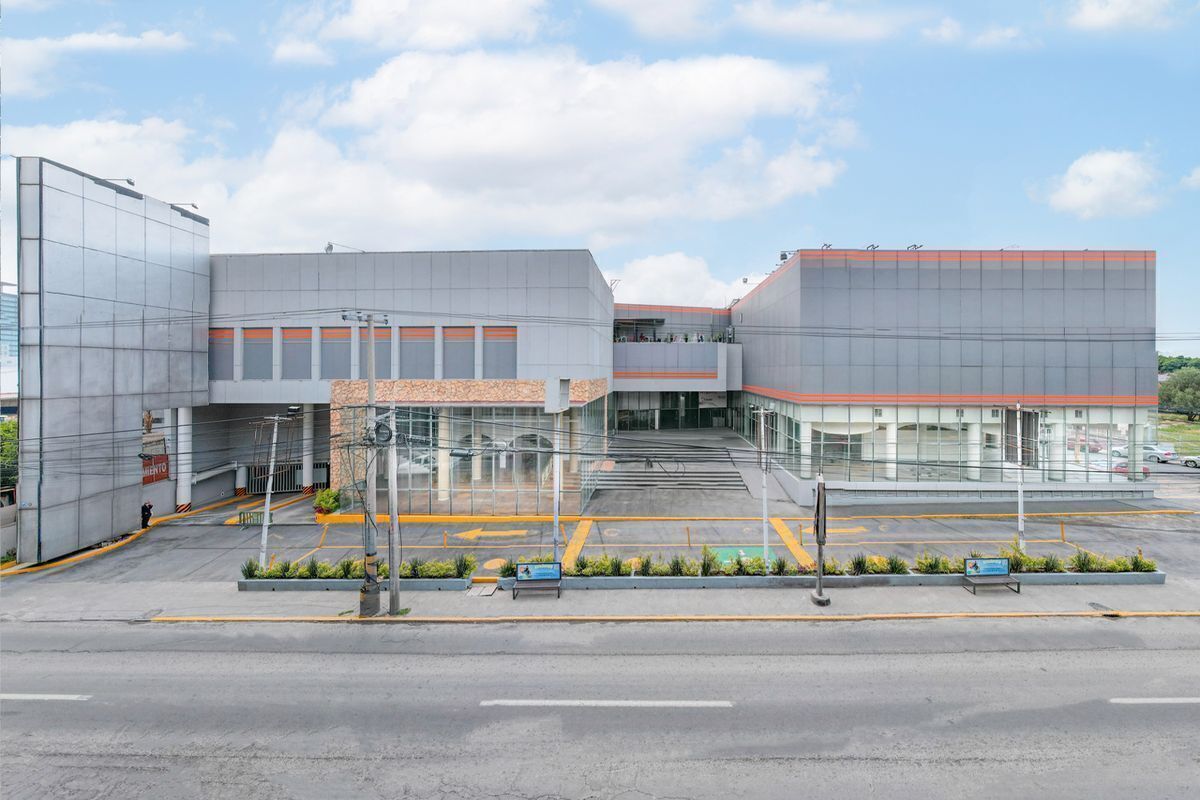 Oficina en Centro Comercial en Corporativo Arboleadas