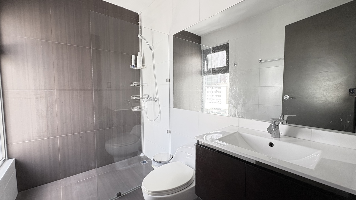 11 de 13: Baño habitación secundaria