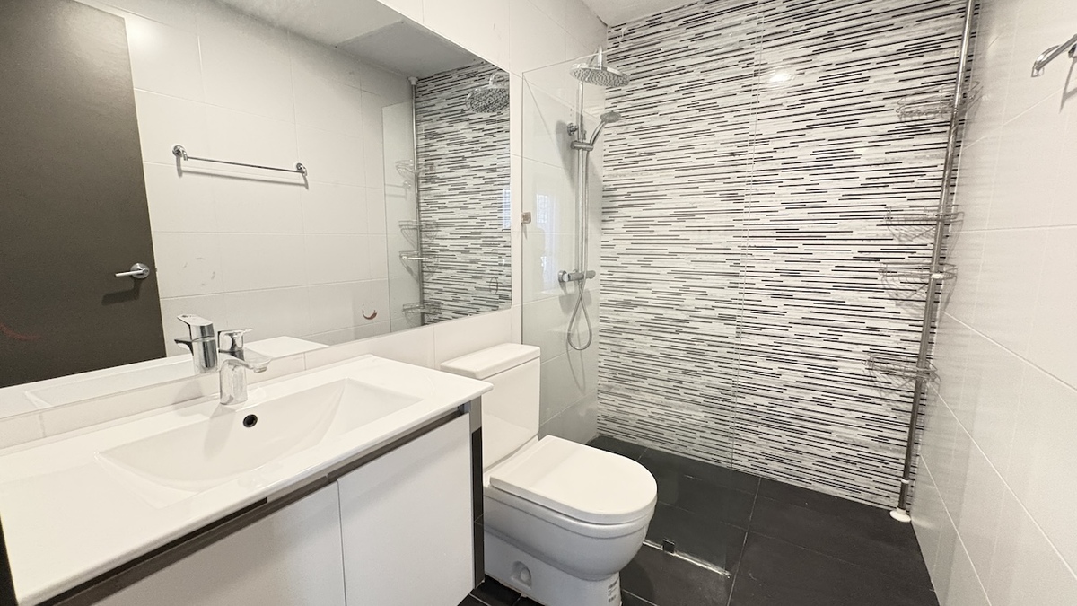 9 de 13: Baño habitación principal
