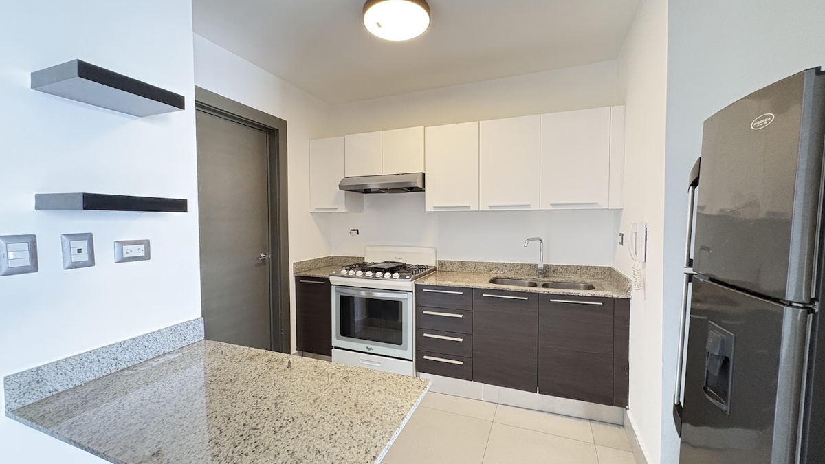 7 de 13: Cocina modular integrada con desayunador