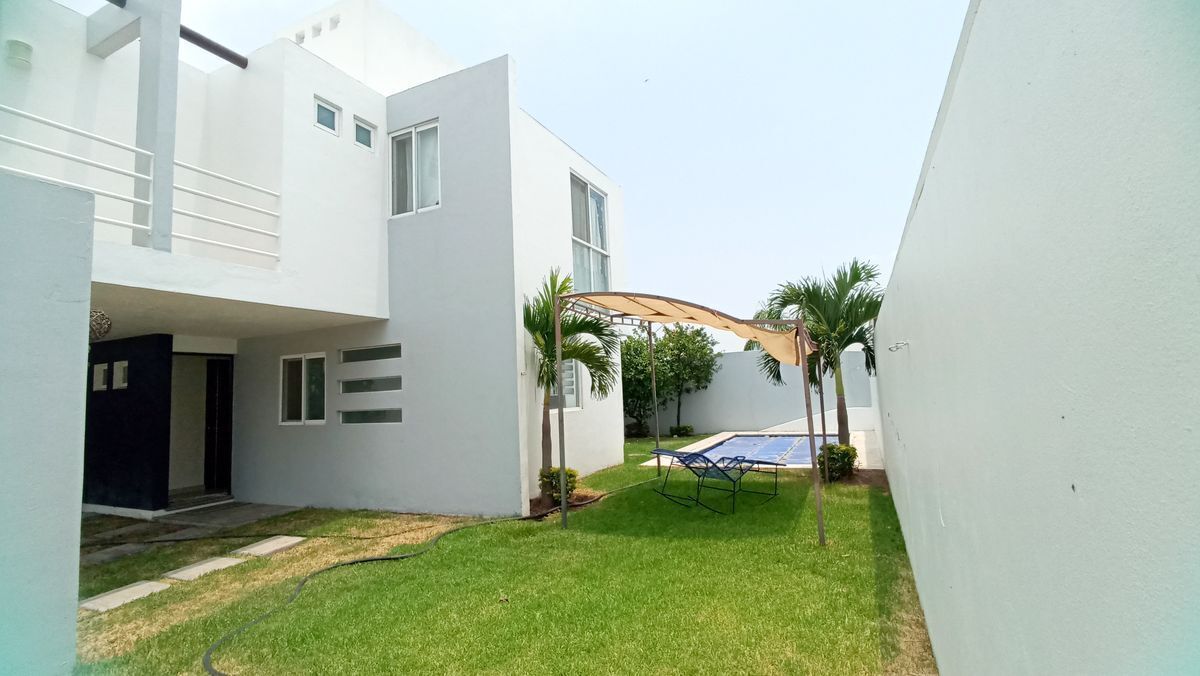 2 de 41: Jardín
Alberca