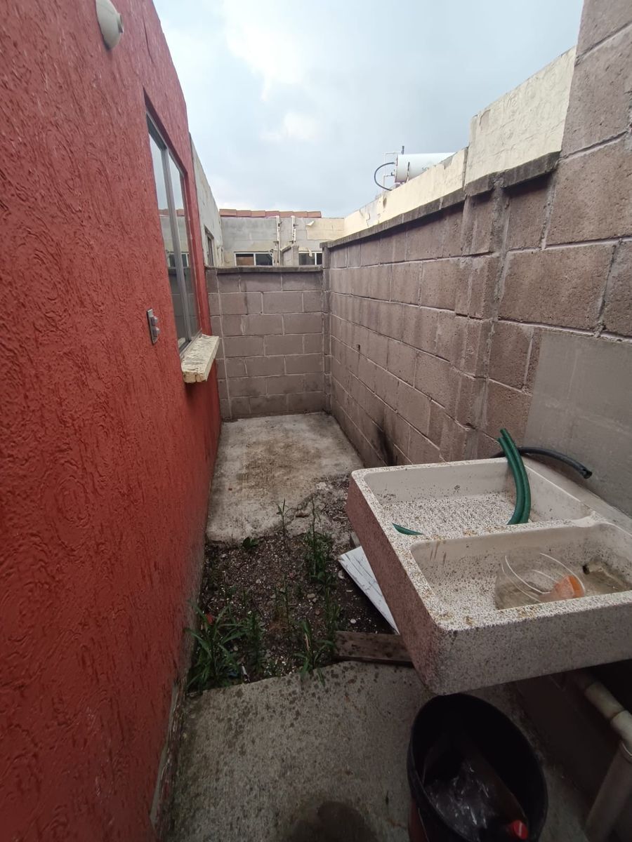3 de 9: Patio de servicio