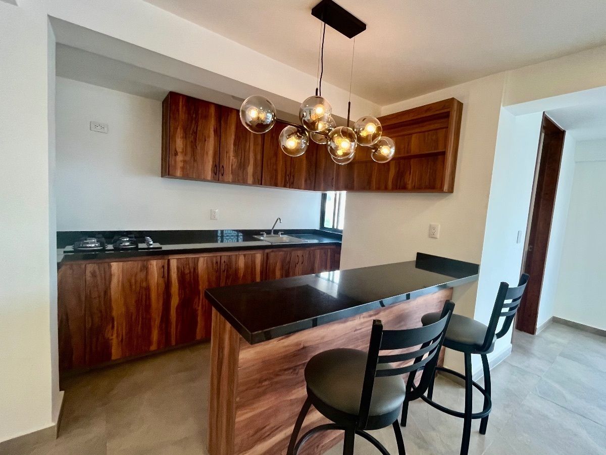 2 de 14: COCINA INTEGRAL CON PARRILLA Y CAMPANA