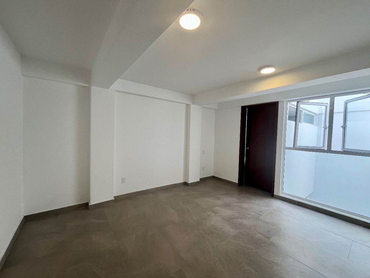 5 de 14: RECAMARA PRINCIPAL CON BAÑO COMPLETO