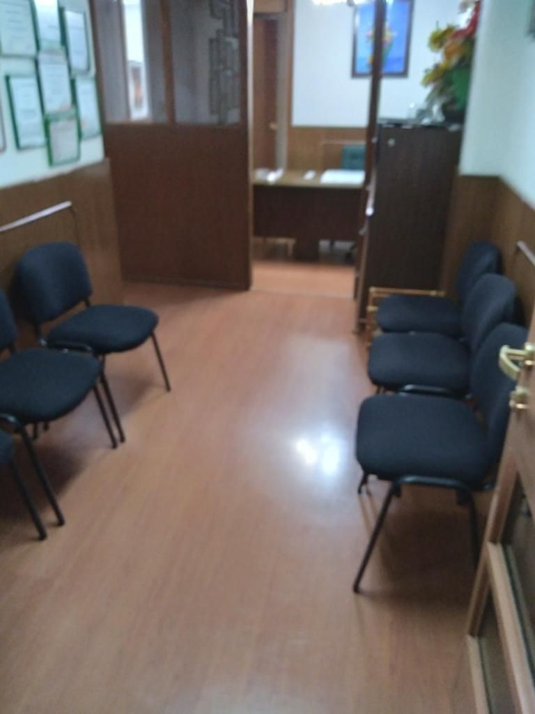 2 de 5: Sala de espera y recepción