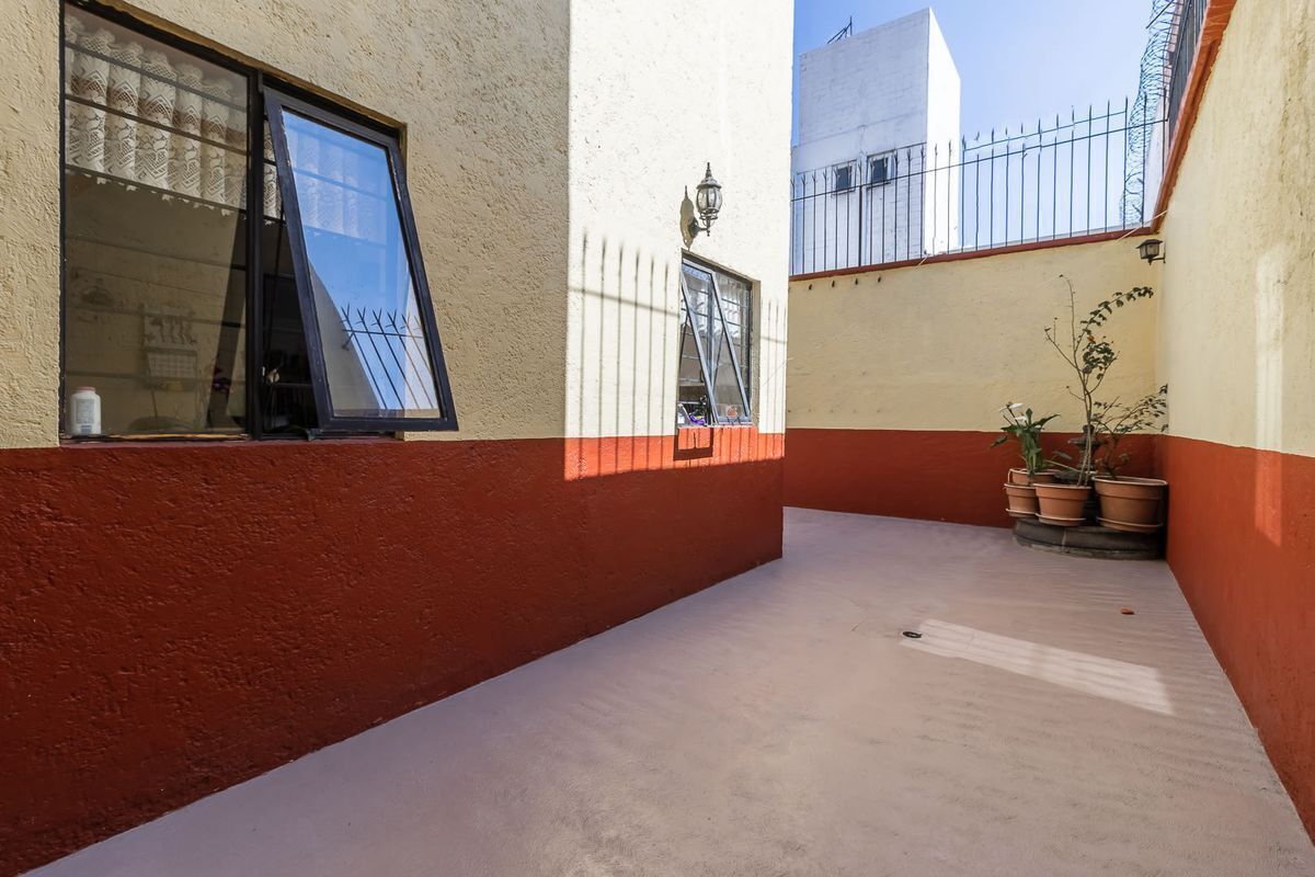 8 de 15: Casa en Venta en Las Águilas Rayo Vende ®