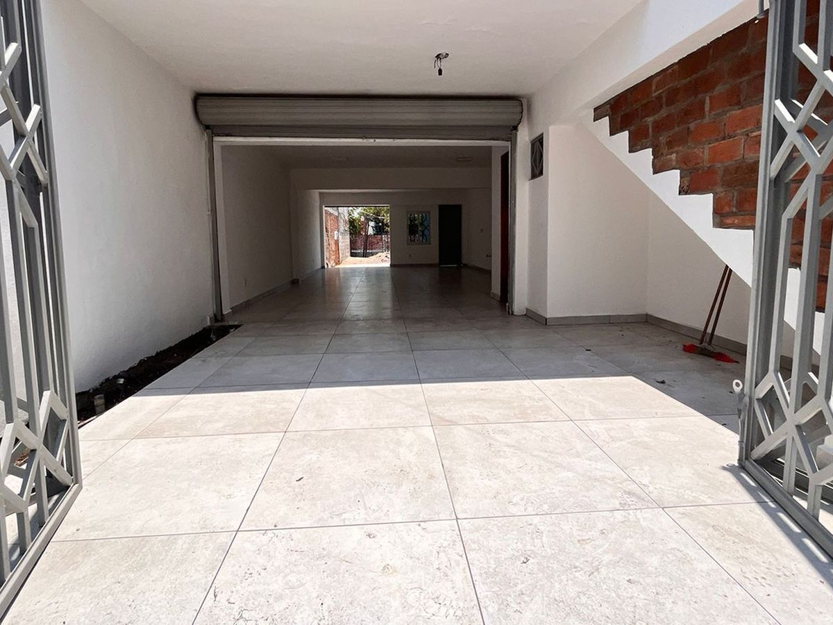 1 de 13: Amplio acceso.