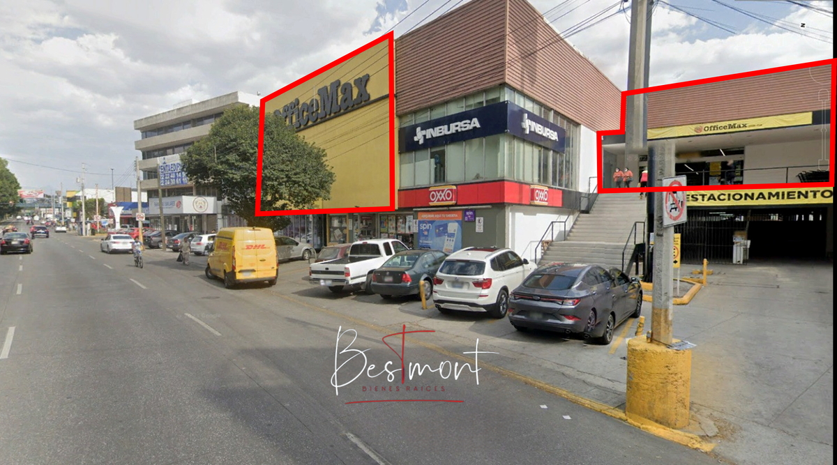 1 de 15: Fachada y entrada a estacionamiento