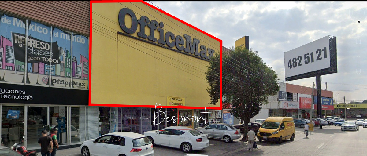 2 de 15: Fachada y estacionamiento al frente