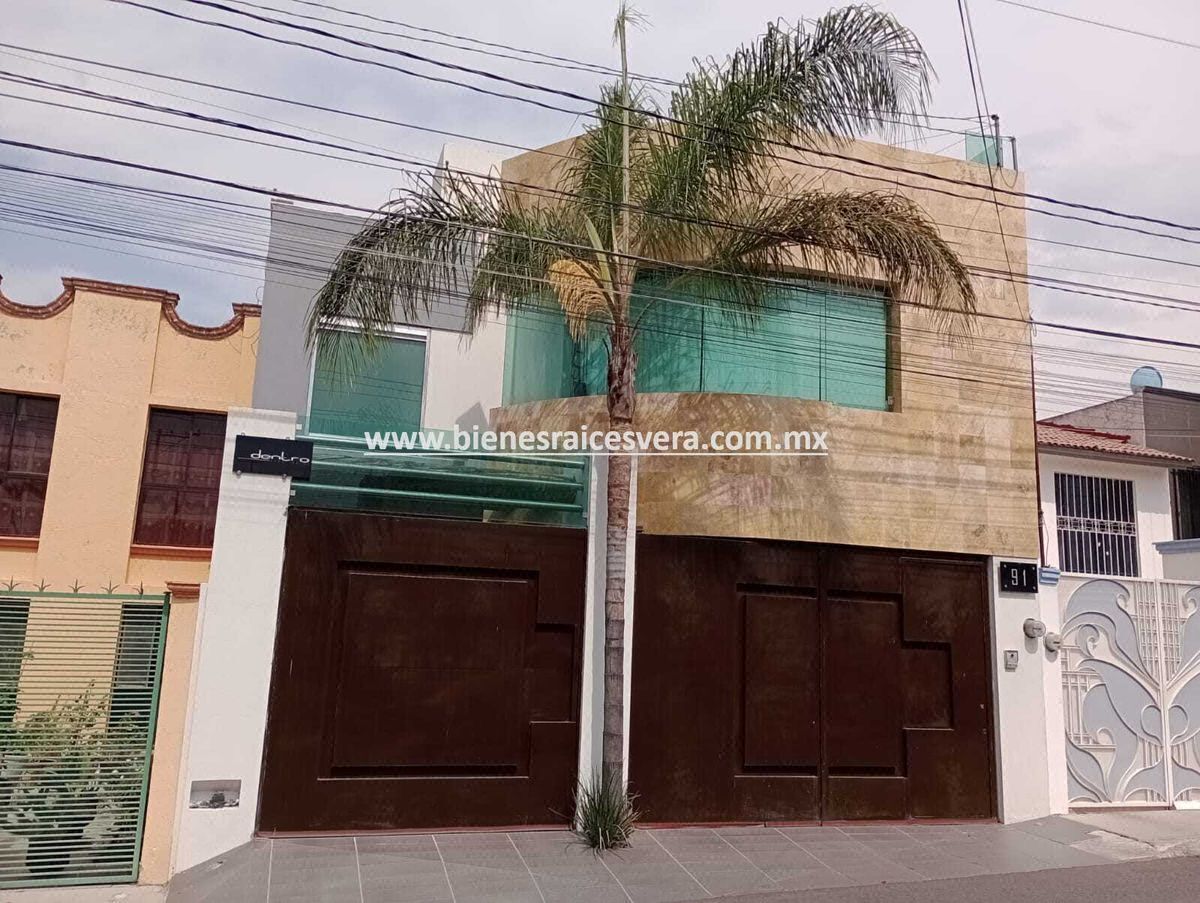 Casa en Venta en San Juan del Rio en Lomas de San Juan Mirna