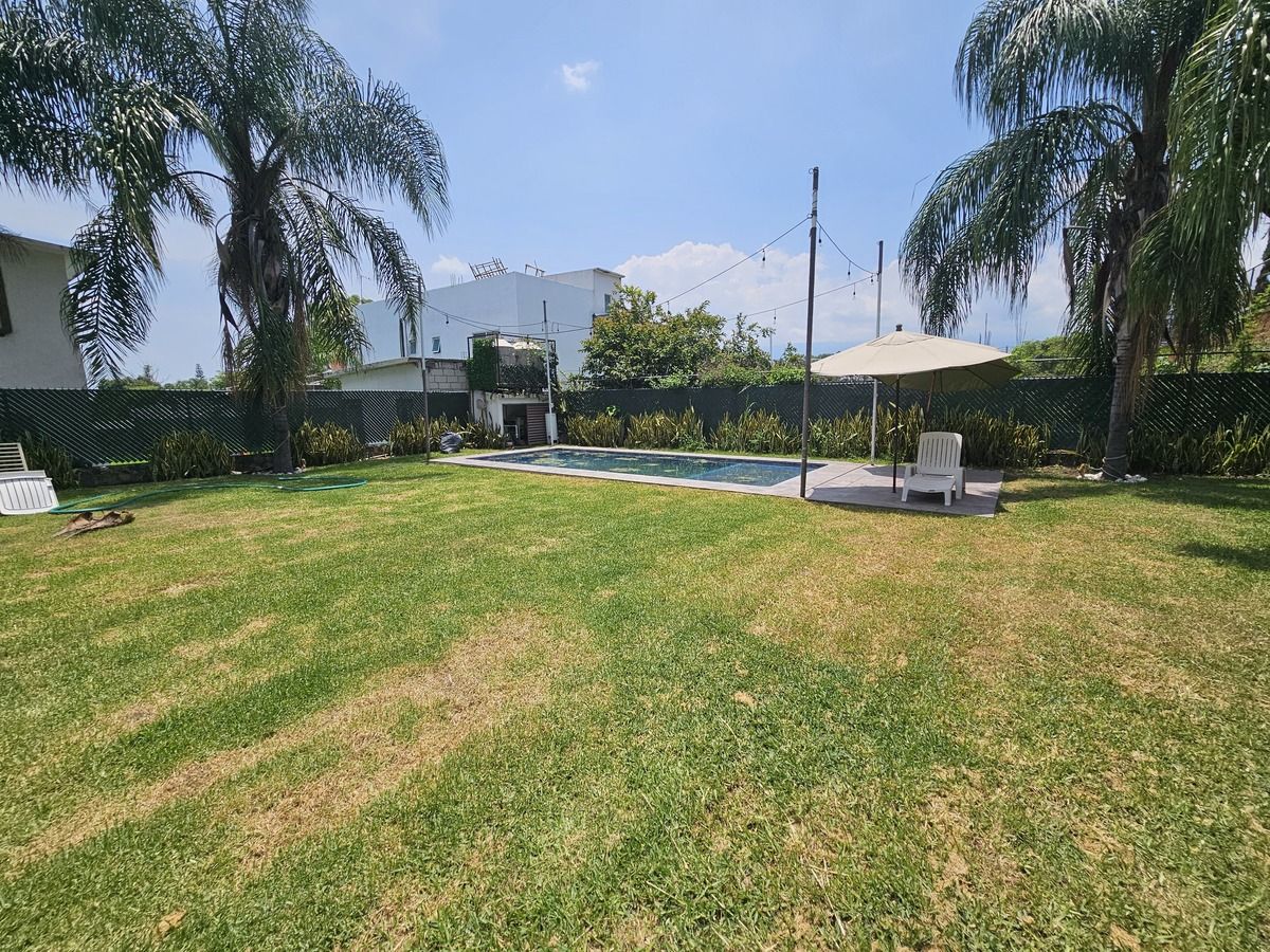 9 de 12: Amplio Jardín terreno de 600 mts
