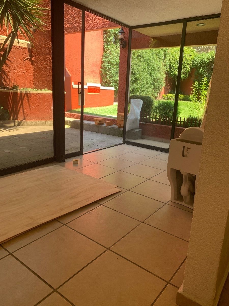 Espacio de antecomeror y salida a terraza y jardín trasero, foto 12 de 32