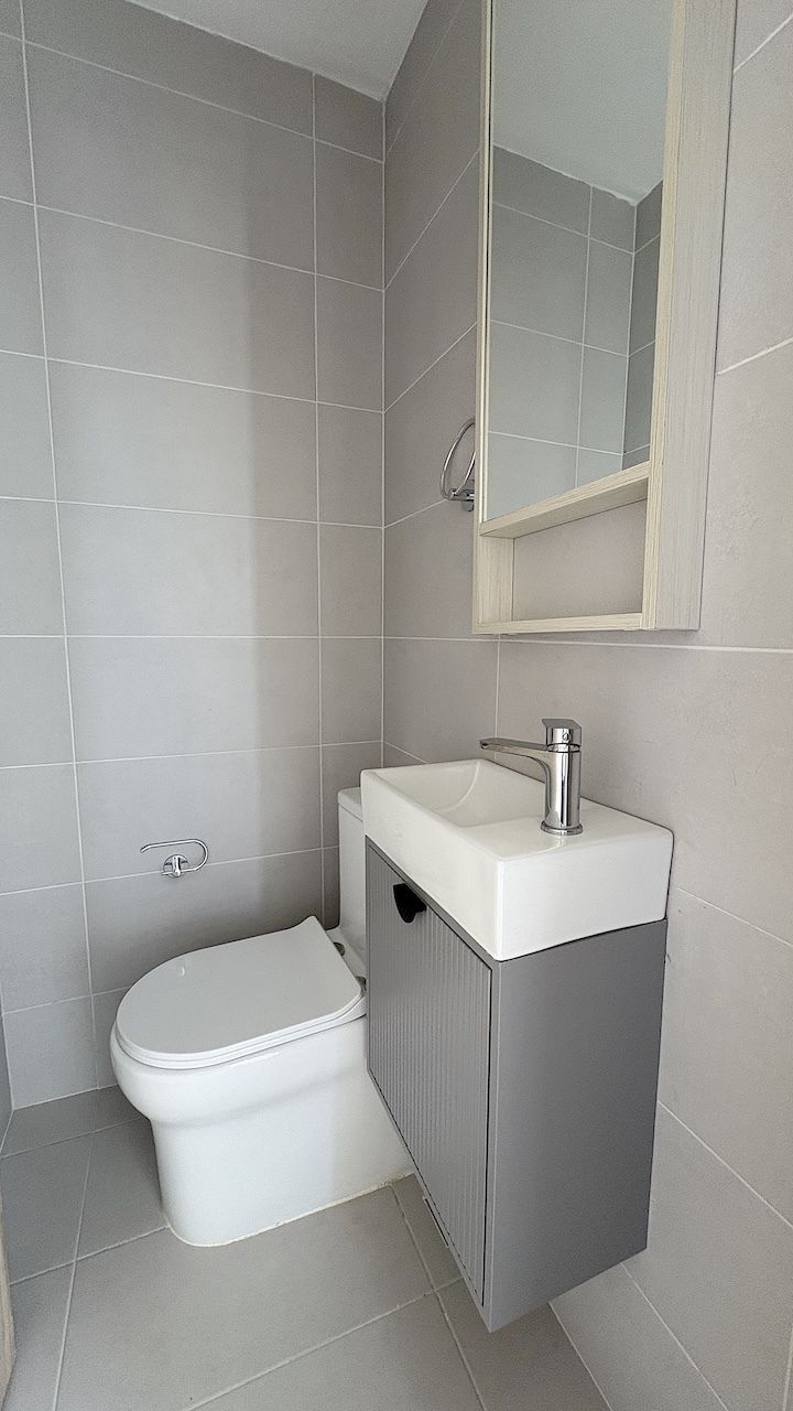 6 de 30: Baño de visita