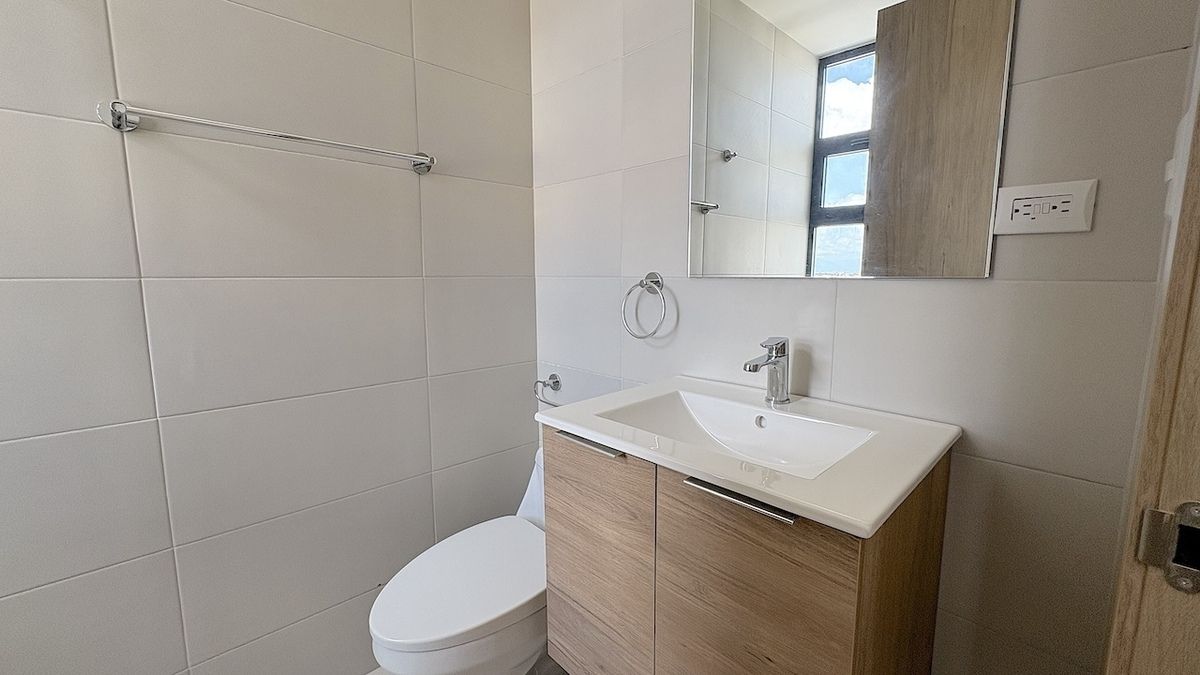 20 de 30: Baños con mueble de lavamanos en cada hab. secundaria