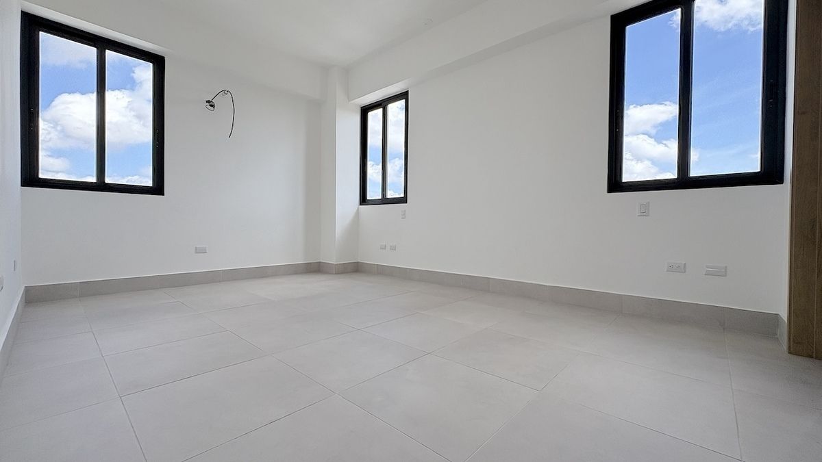 13 de 30: Habitación principal. ventilación cruzada y bien iluminada