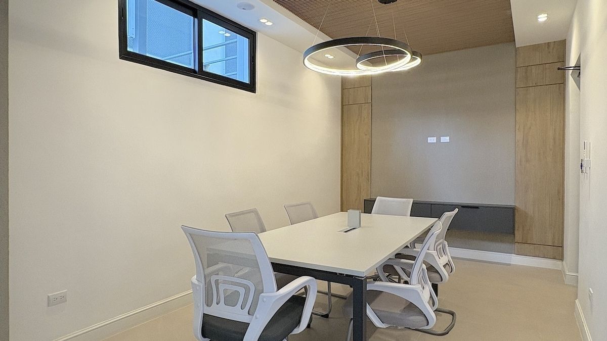 26 de 30: Salón común amueblado para reuniones