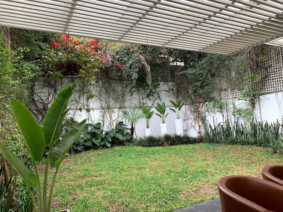1 of 37: Lindo jardín