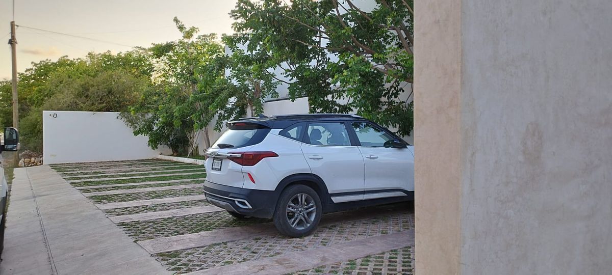 3 of 24: ESTACIONAMIENTO DE VISITAS