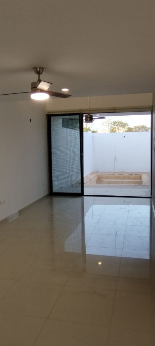 6 of 24: SALA COMEDOR CON MOSQUITEROS Y CORTINAS.