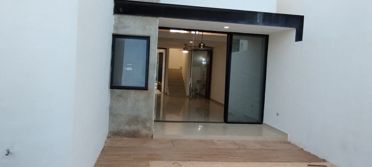 9 of 24: VISTA POSTERIOR DE LA CASA