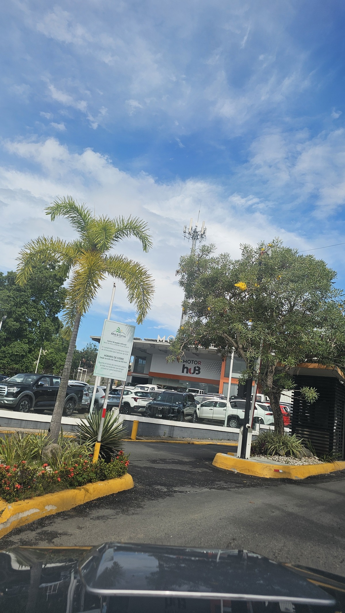 37 of 37: Acceso al residencial