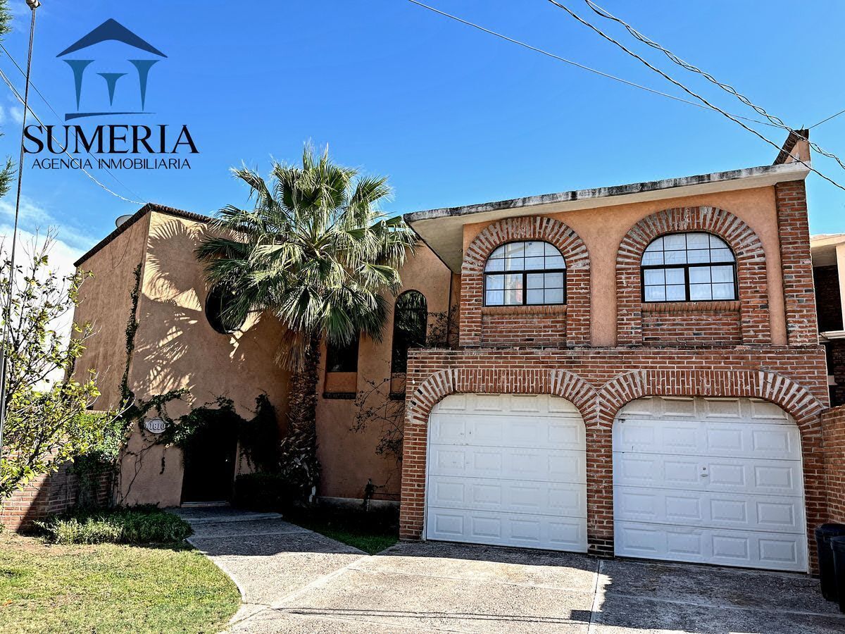 Venta de hermosa casa en Residencial Campestre.