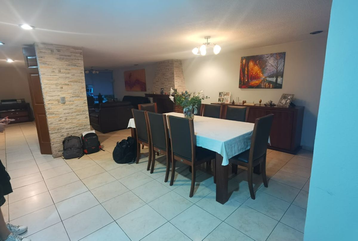 4 de 16: Área de Comedor