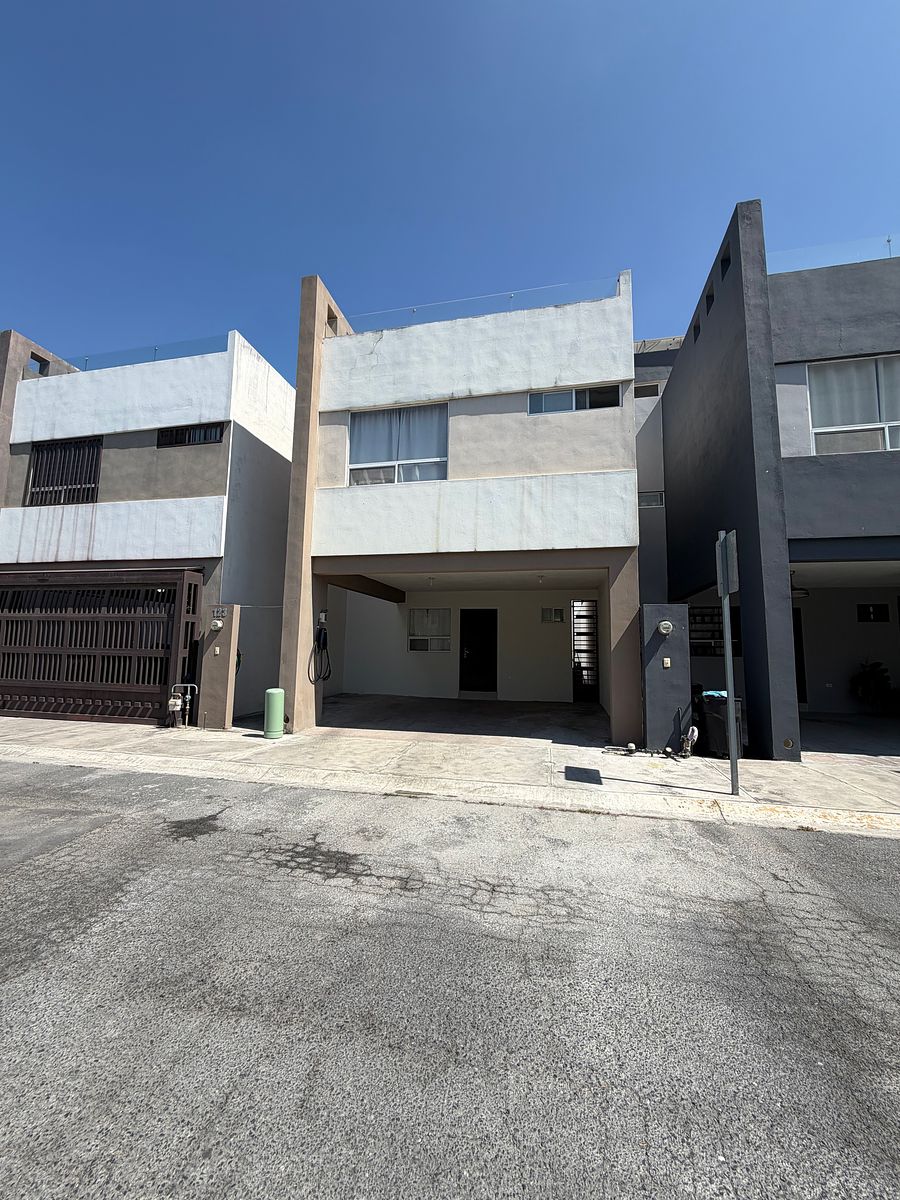 CASA EN RENTA, PUERTA DE ANAHUAC - ESCOBEDO N.L., foto 1 de 24