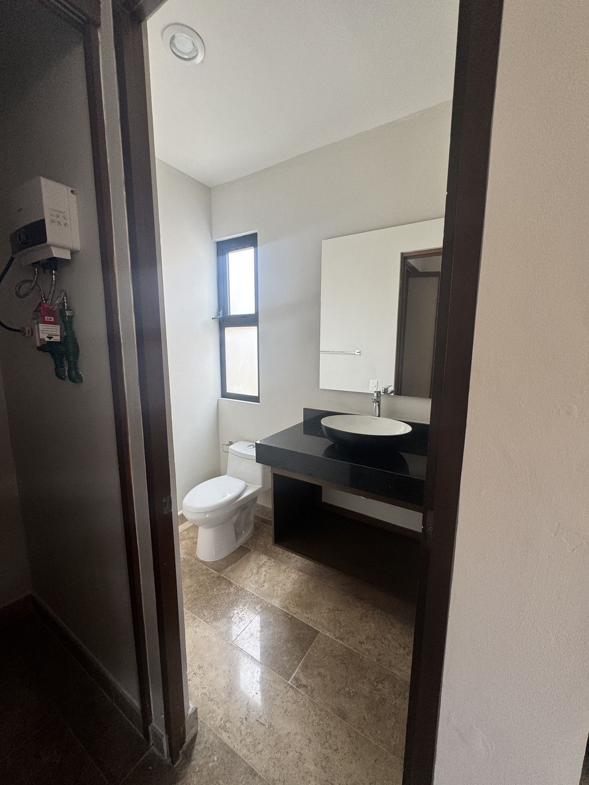 3 de 22: medio baño visitas