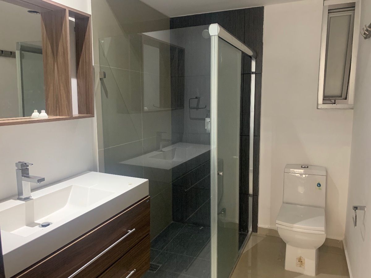 Baño principal, foto 8 de 23