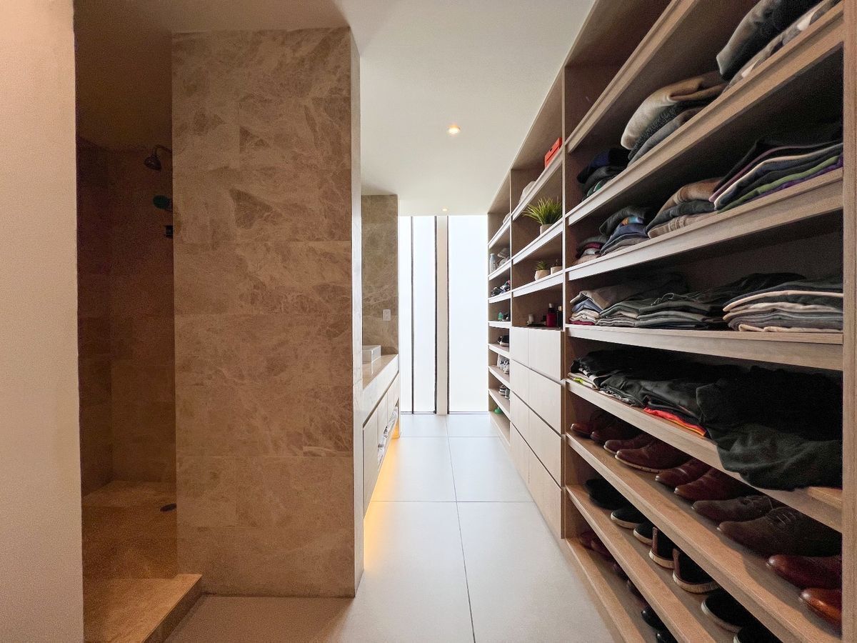 14 de 24: Walk-in-closet