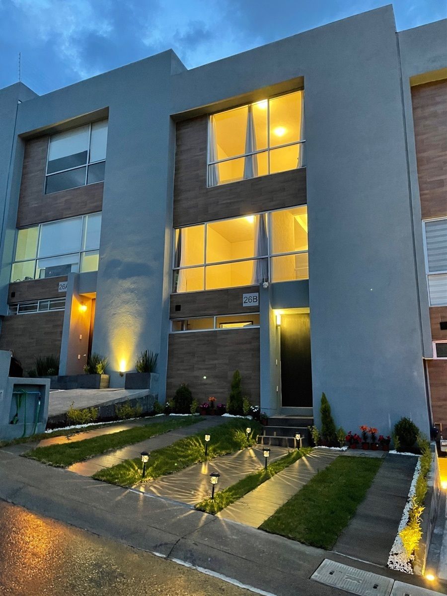 Renta hermosa residencia en Zona Esmeralda