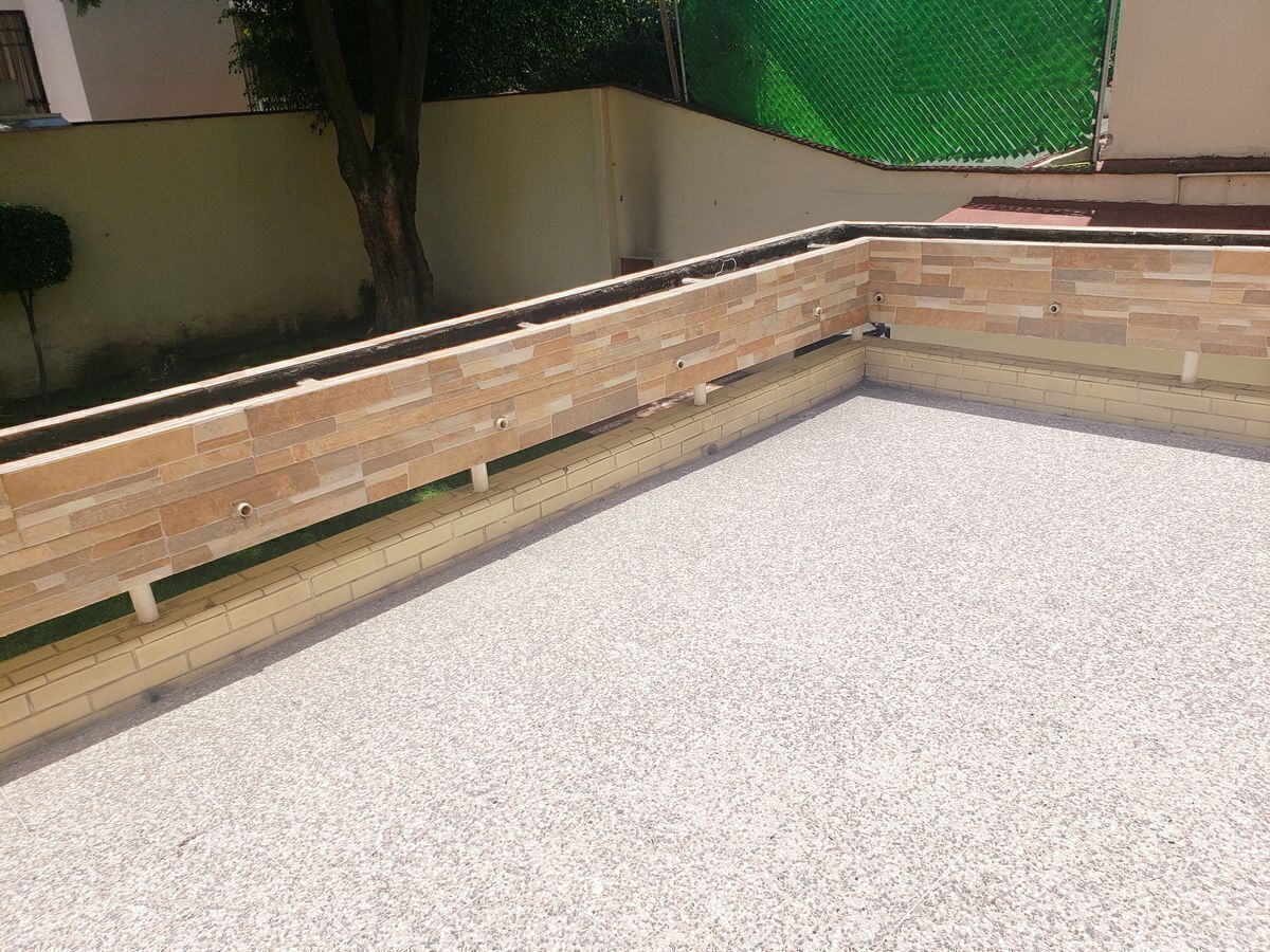 Gran terraza extension del comedor.