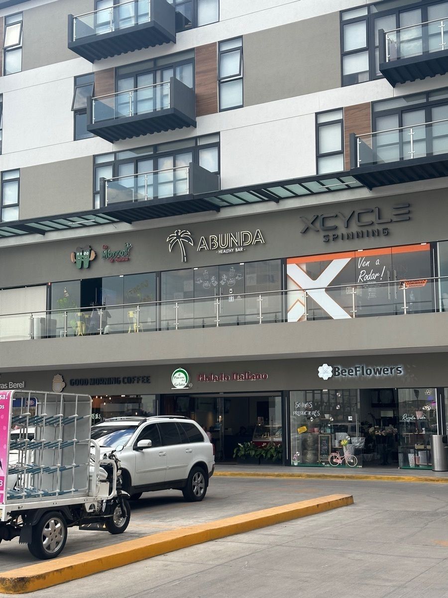 Local en centro comercial en Zibatá, El Marqués, foto 2 de 19