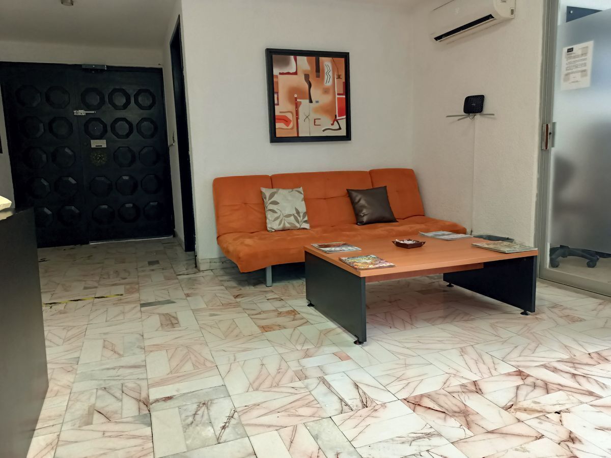 8 de 12: Sala de recepción