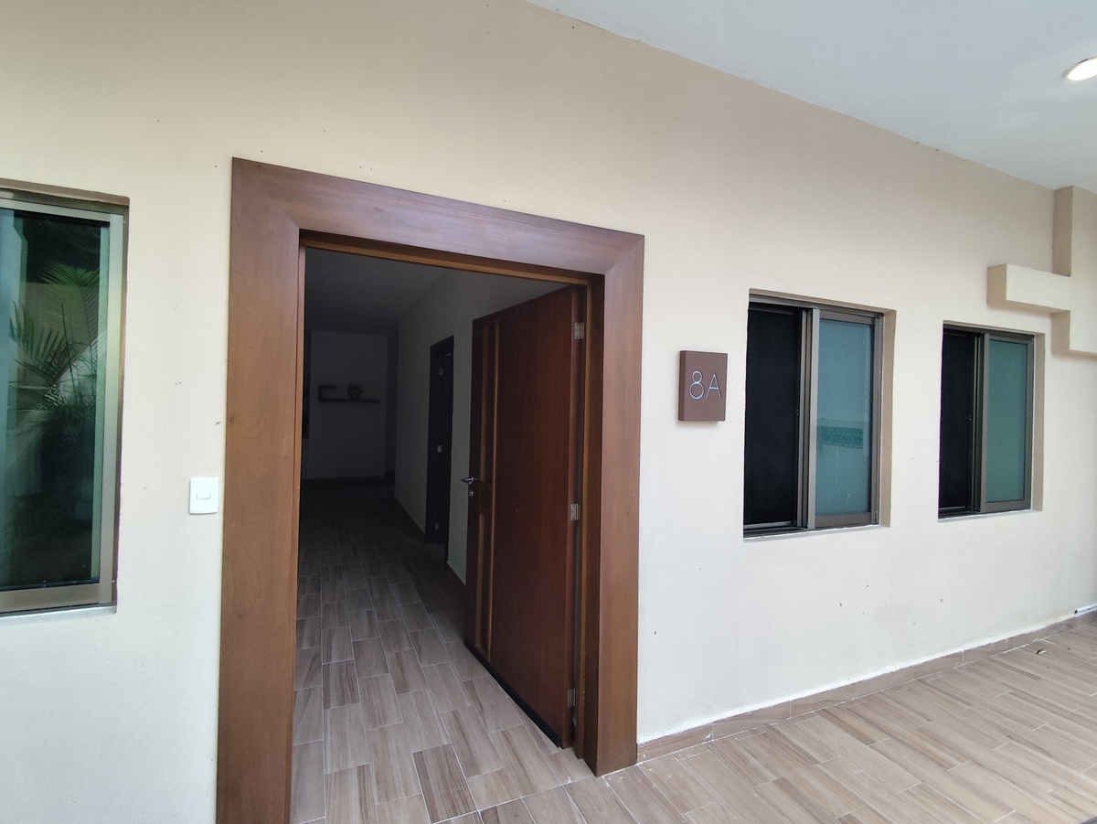 2 of 23: Departamento en planta baja