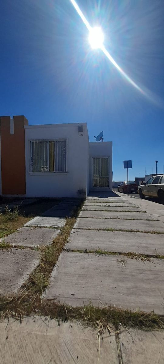 1 de 12: UBICADA EN ESQUINA