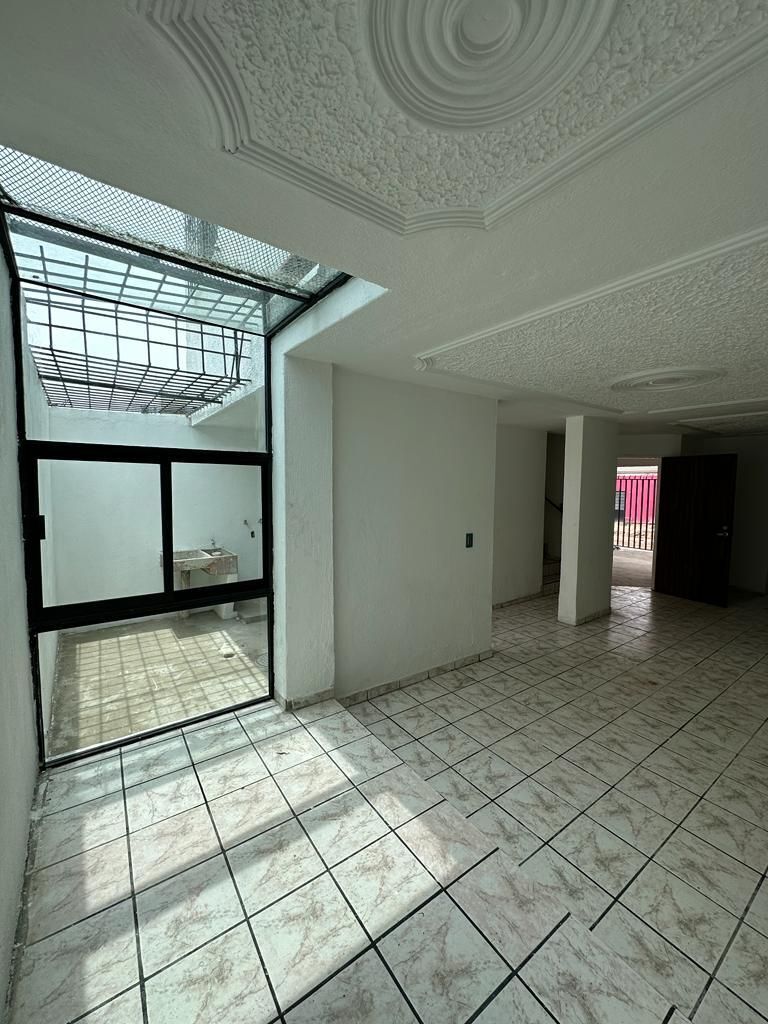 4 de 9: sala/ comedor t patio de servicio