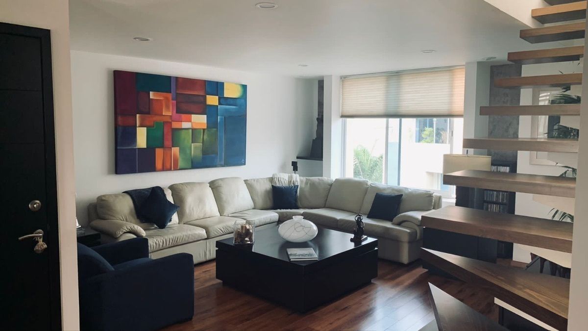 Sala con acceso a terraza Privada 120 mts