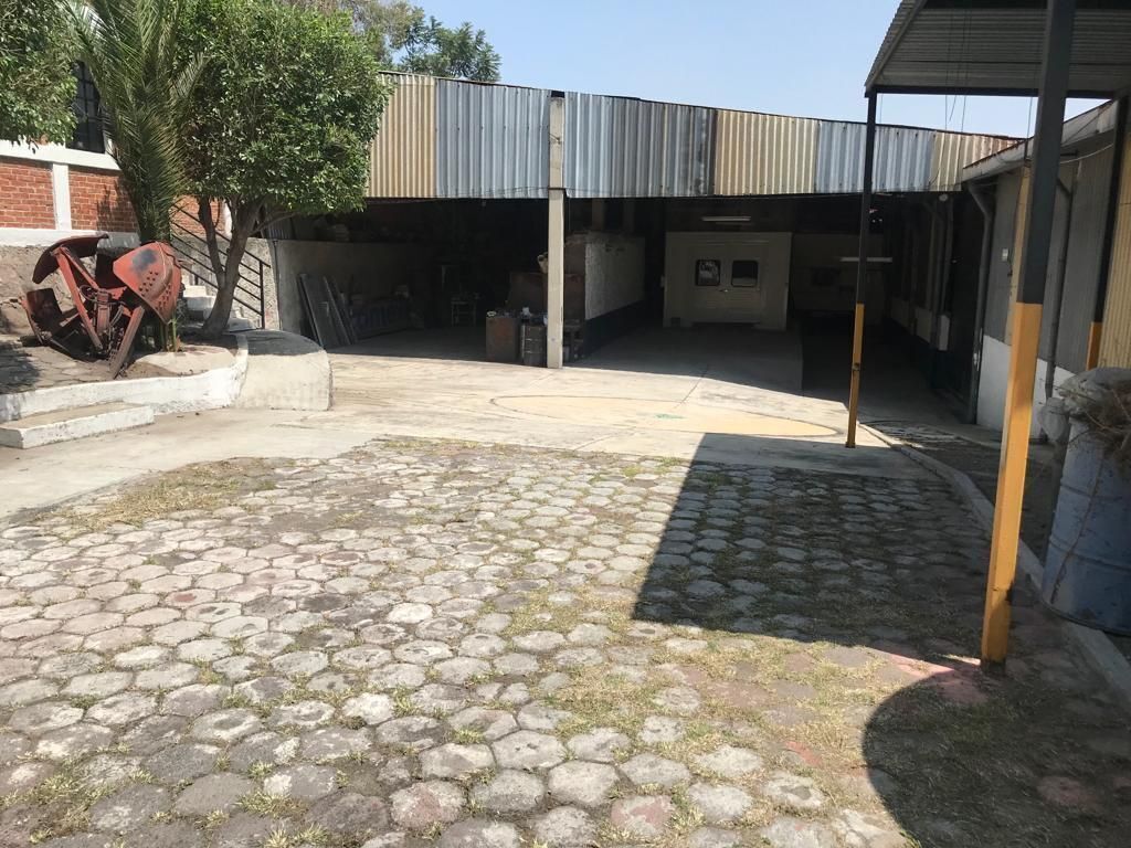 9 de 13: Patio de maniobras compartido
