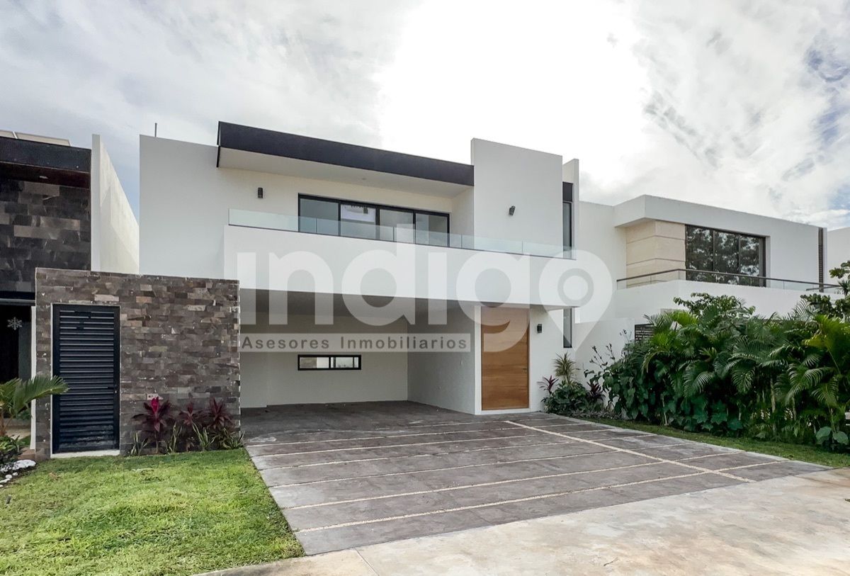 2 de 49: Fachada Frontal