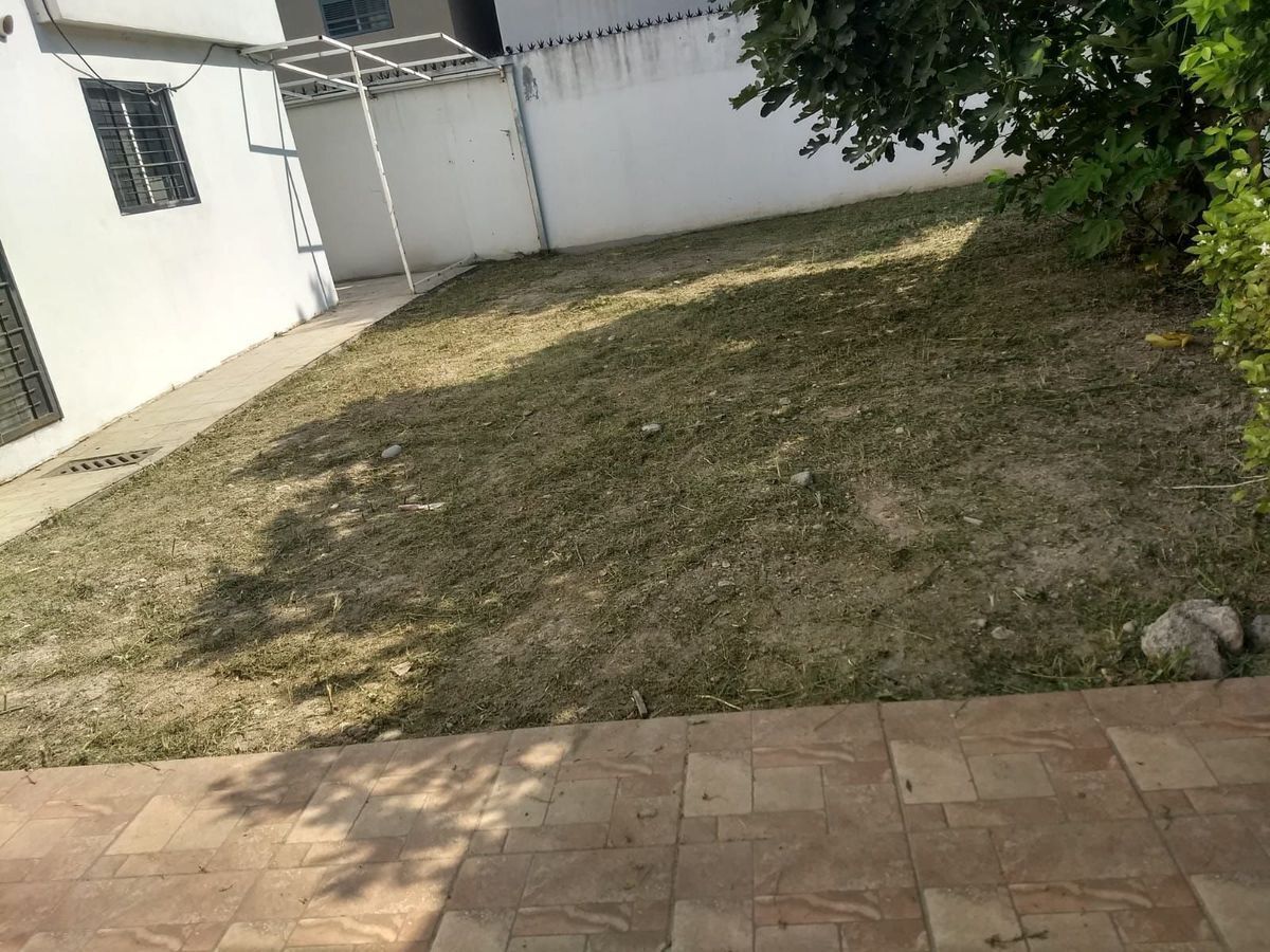 4 de 20: Amplio patio