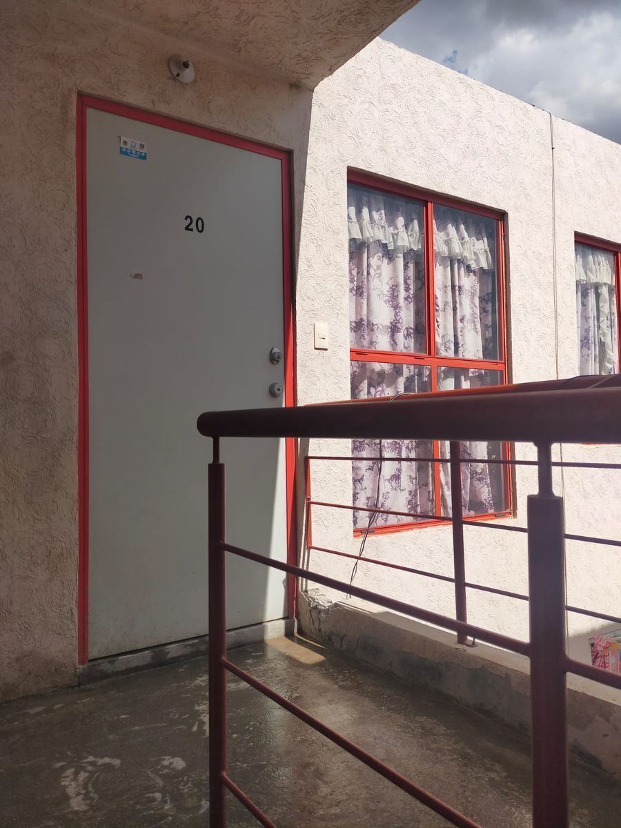 3 de 12: PUERTA