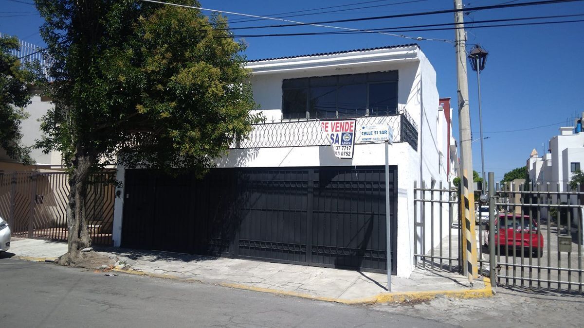 40 of 40: Localizada en esquina.