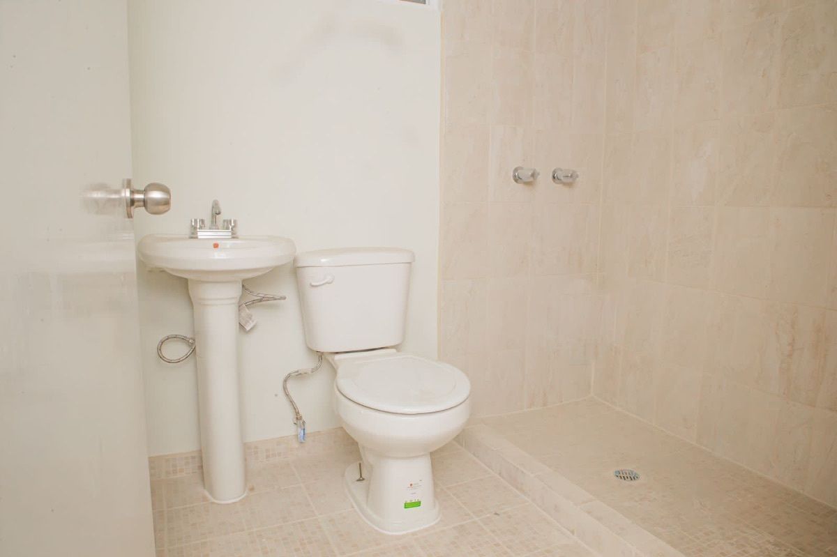 SE VENDE CASA MODERNA EN FRACCIONAMIENTO LOS LAURELES - foto 4
