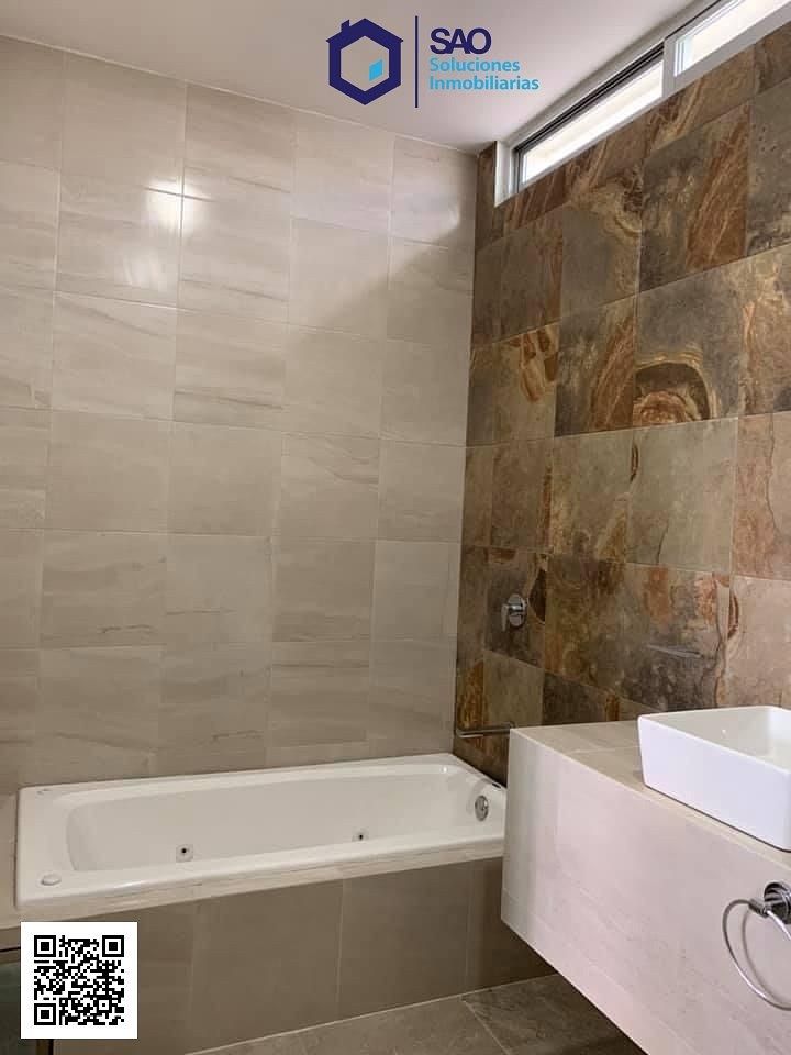 9 de 17: Baño completo