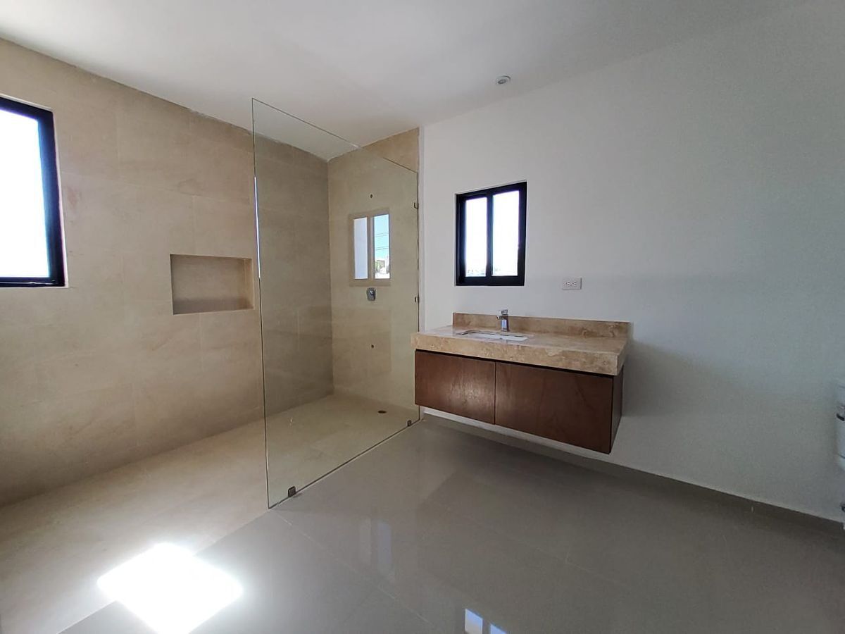 3 de 4: BAÑO