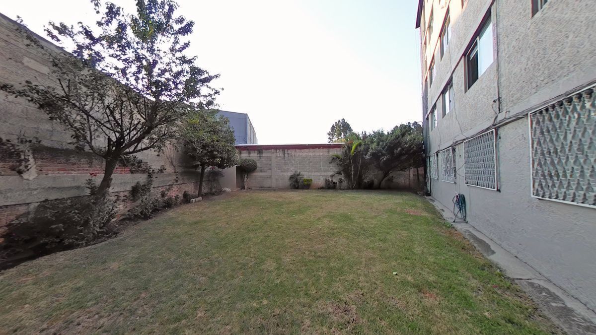 15 de 15: Jardín